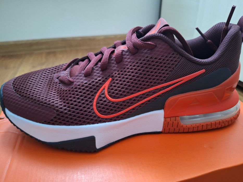 Air Max Alpha Trainer 6 с мрежа 43, Тъмночервен НОВИ