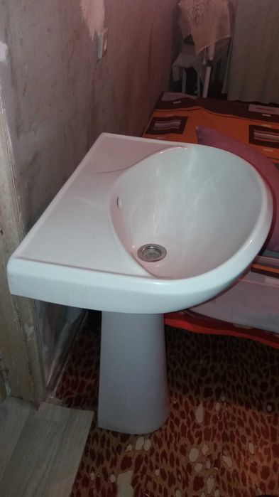 Продам раковины с подставками