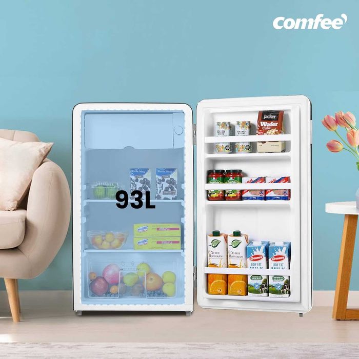 Хладилник с камера COMFEE RCD93DKRT1 83см.