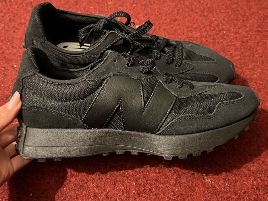 Adidasi new balance, marimea 45. Calapodul este mai mic, se potriveste pentru 43