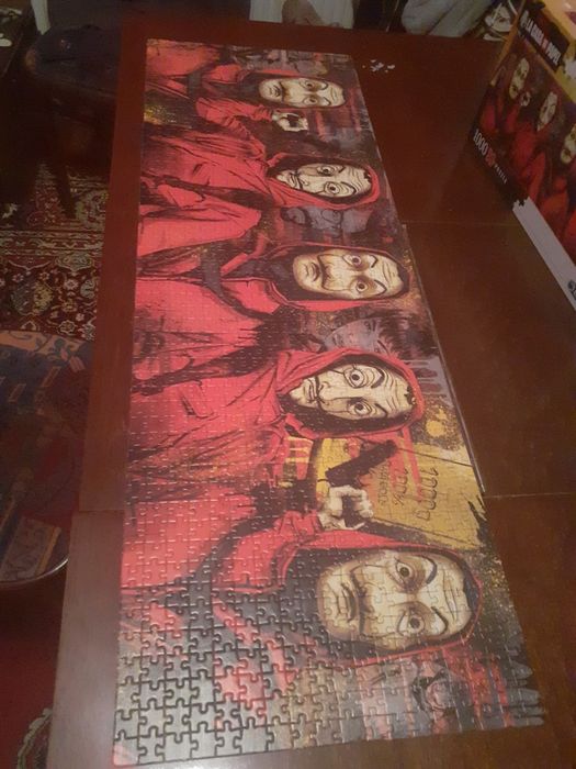 Vand puzzle la casa de papel(money heist) 1000 de piese