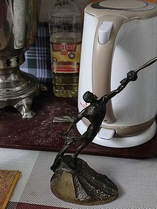 Бронзовая статуэтка пр СССР!
