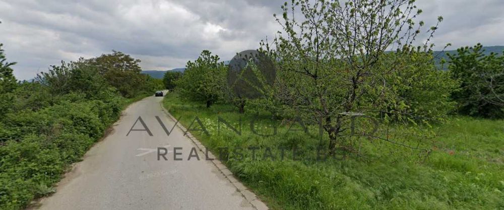 оф.23960 Парцел с ток и вода/ асфалтов път/Брестник