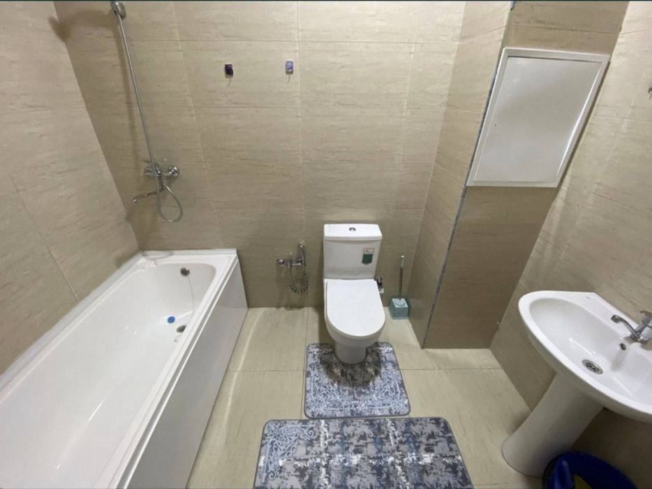 Продаётся 2-комнатная квартира в новостройке, рядом с Юнусабадом.