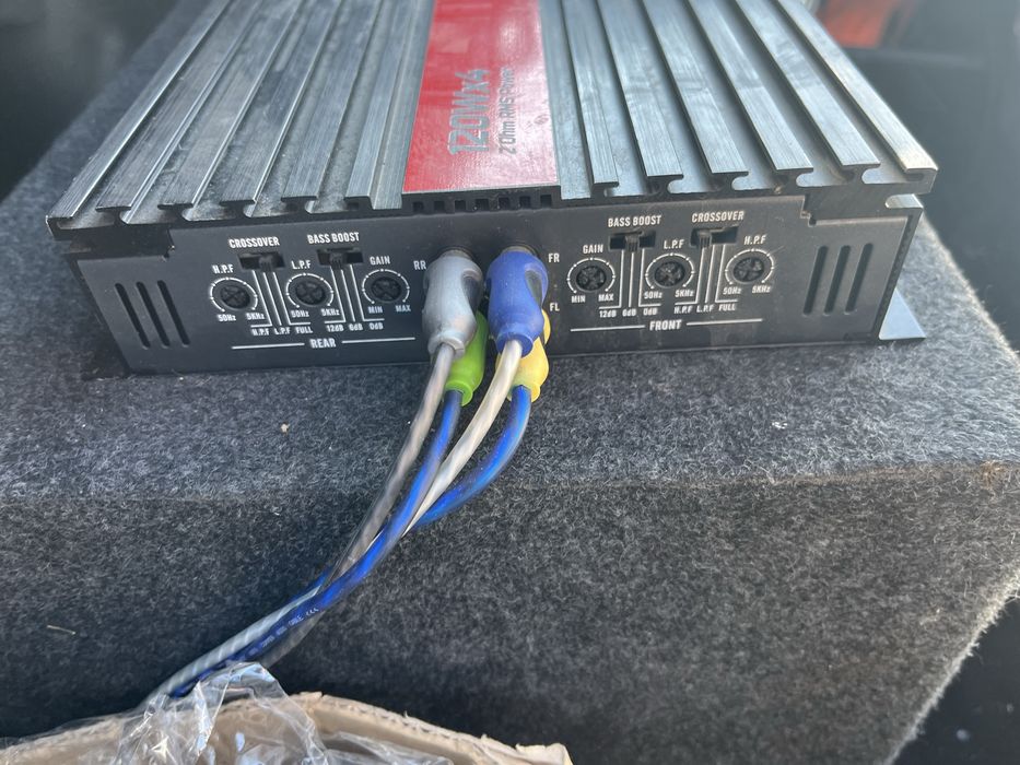 Продам сабуфер в идиальном состояний