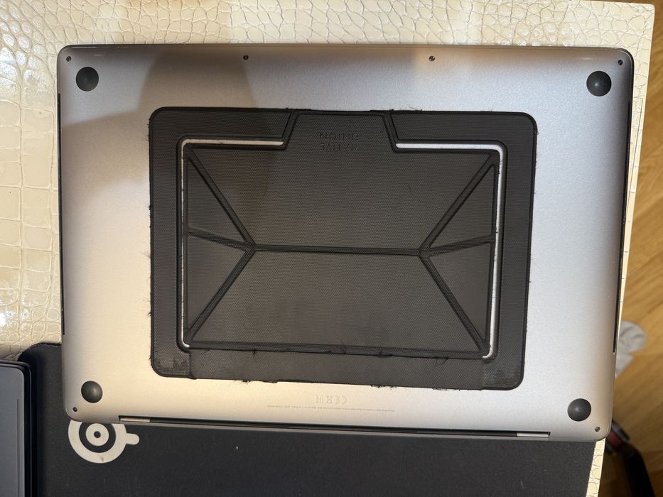 MacBook Pro 16” (2019)