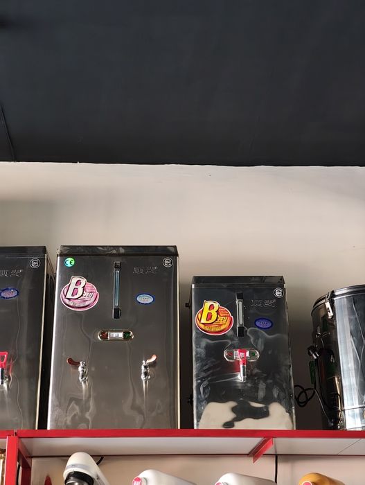 Samovar termizli hamda suv doim ulab qoyiladgon samovarlar