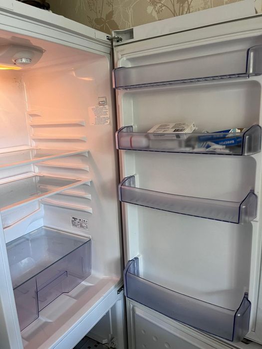 Продам холодильник