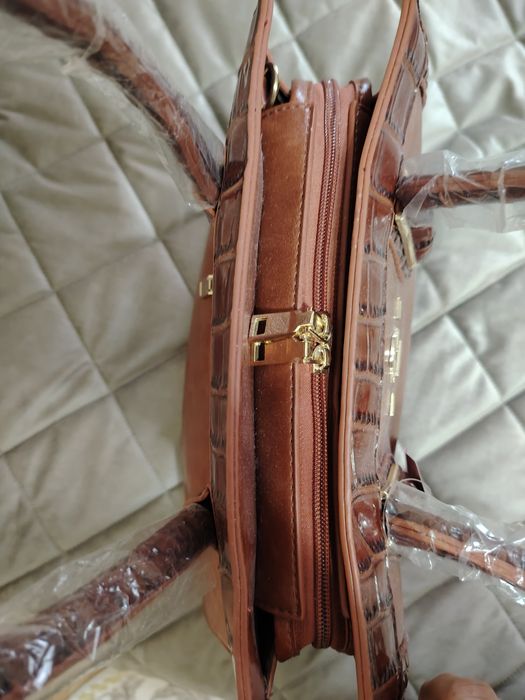 Продаю женскую сумку