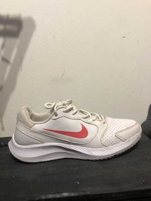 Adidasi de algergat Nike Todos, femei.