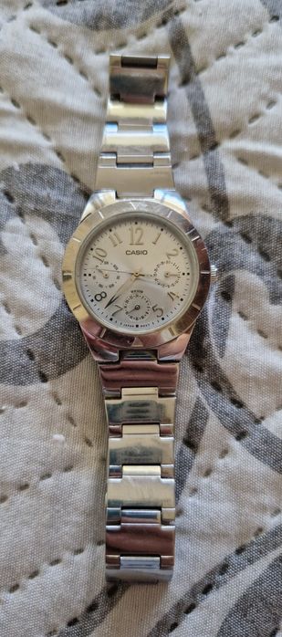 Дамски часовник Casio