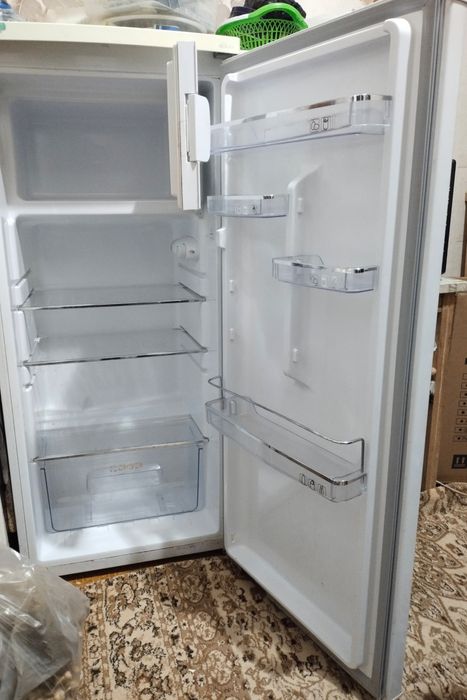 Продаётся 2 холодильника. 2 та холодильник сотилади