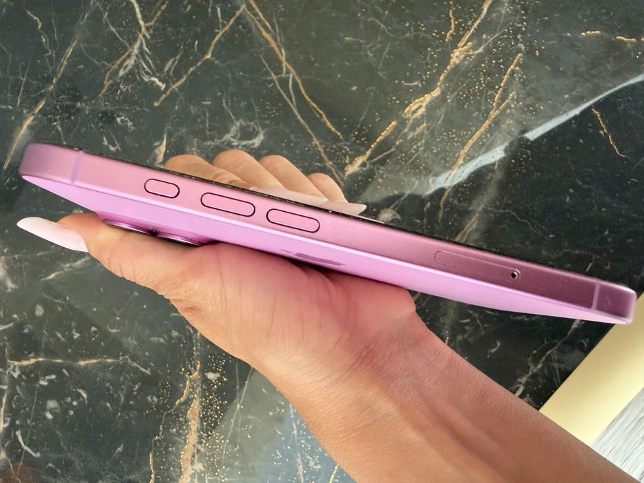 Iphone 16 pink impecabil