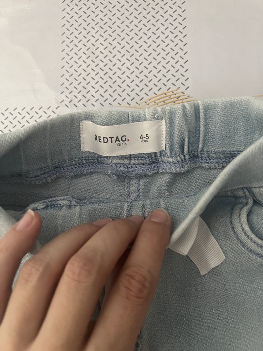 Джинсы детские на возраст  4-5 лет