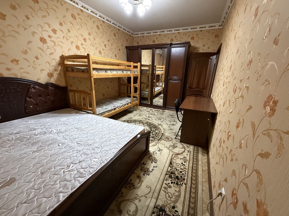 Чилонзор Ц квартал.  2комнатное 90кв банковской квартира Аренда