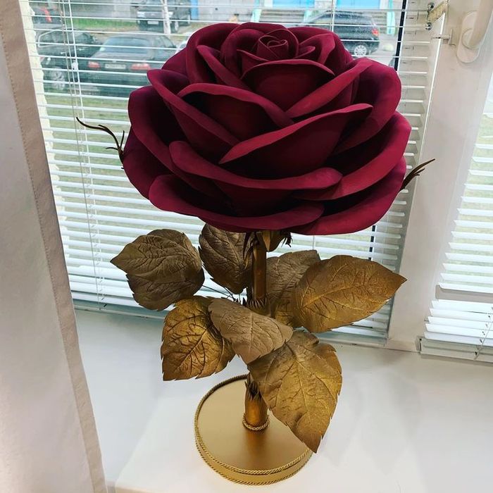 Художественная роза  из металла