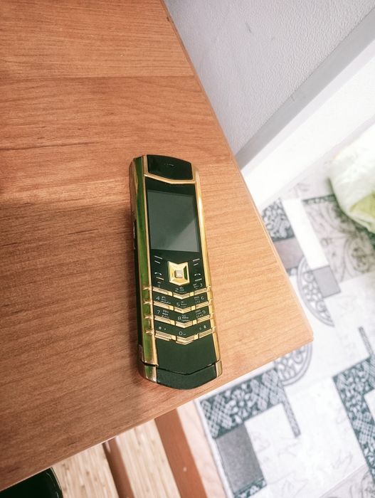 Продам Vertu Signature V