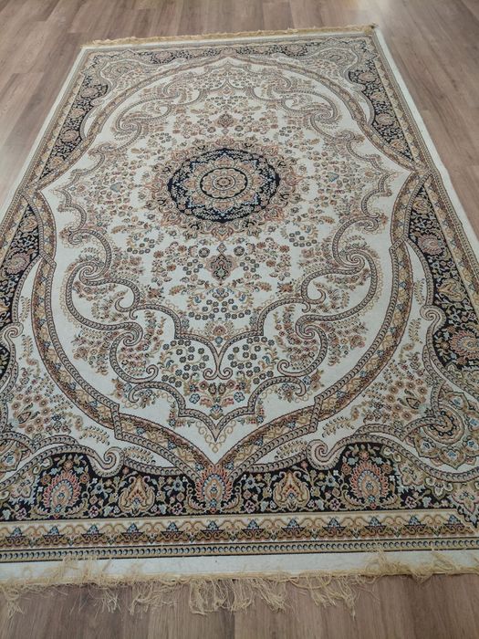 Продам ковер в отличном состоянии