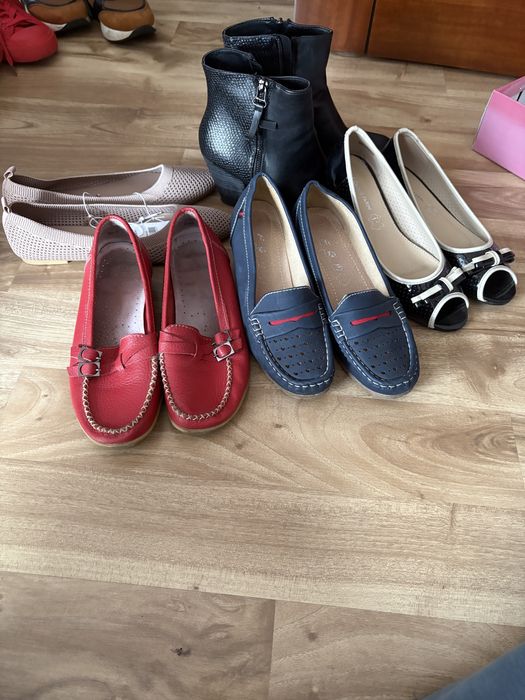 Пет чифта обувки