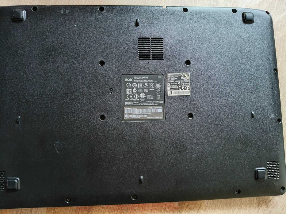 Vand laptop Acer defect