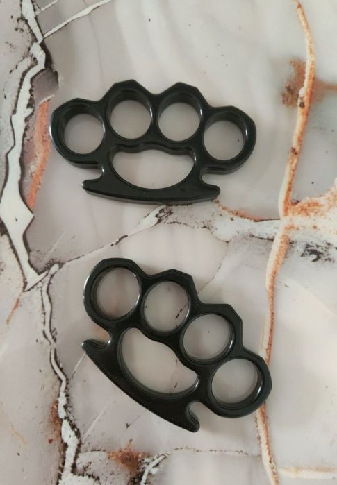 Pumn negru Otel , Rozeta Box