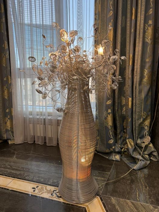 Продам новый торшер