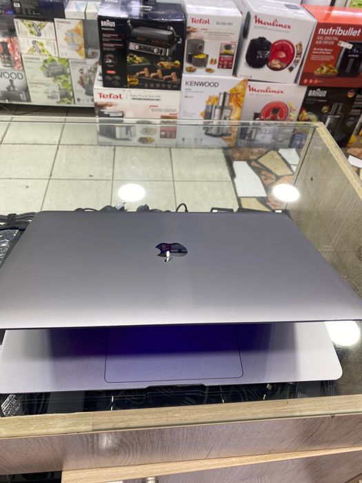 Macbook Air M1 8/256 Batare 92%, 13.3 RETINA ideal! 10 ta bor!