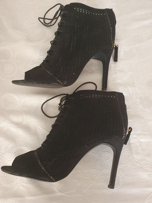 Дамски обувки  с токчета номер 38