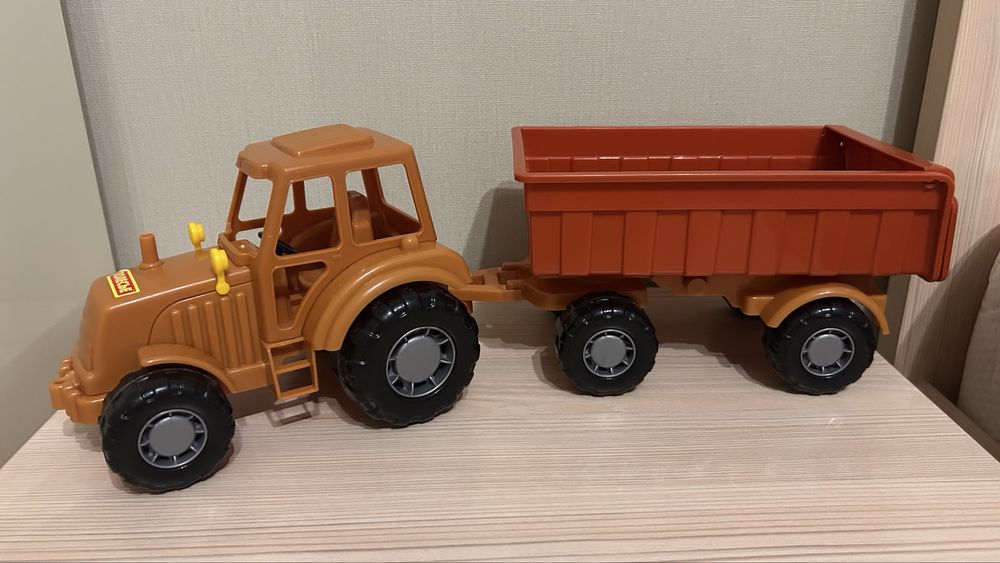 Большой трактор Полесье с прицепом