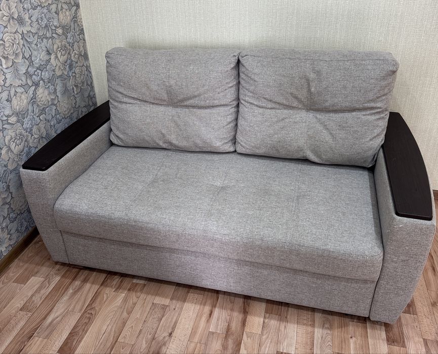 Продам Диван в хорошем состояние