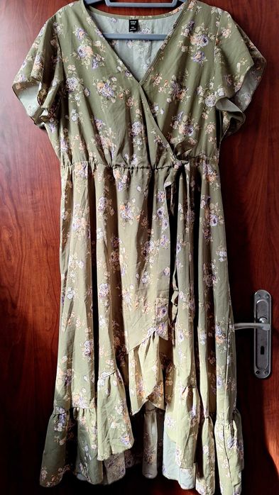 Рокля Shein зелена на цветя ХЛ XL