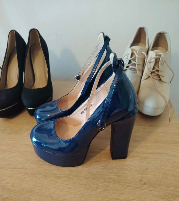 Маркови дамски обувки.