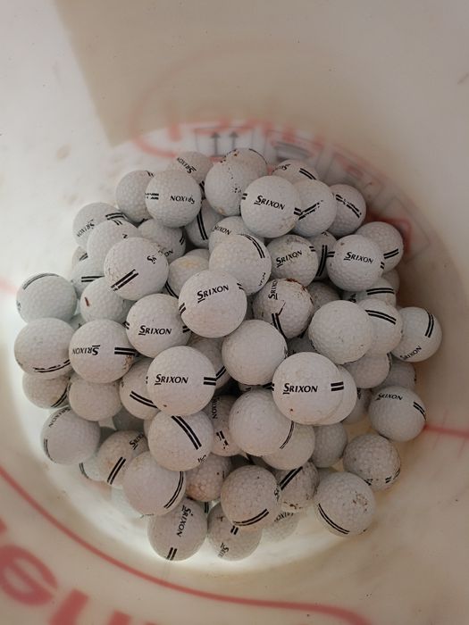 Mingi de Golf marca Srixon,folosite un sezon.