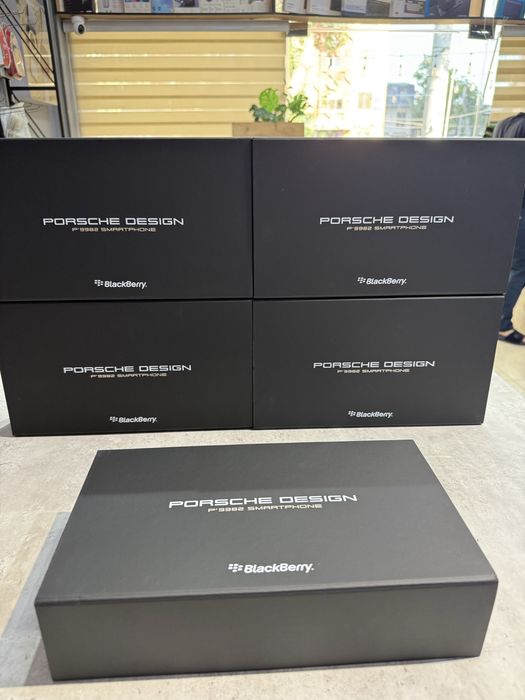 Black Berry P9982 new