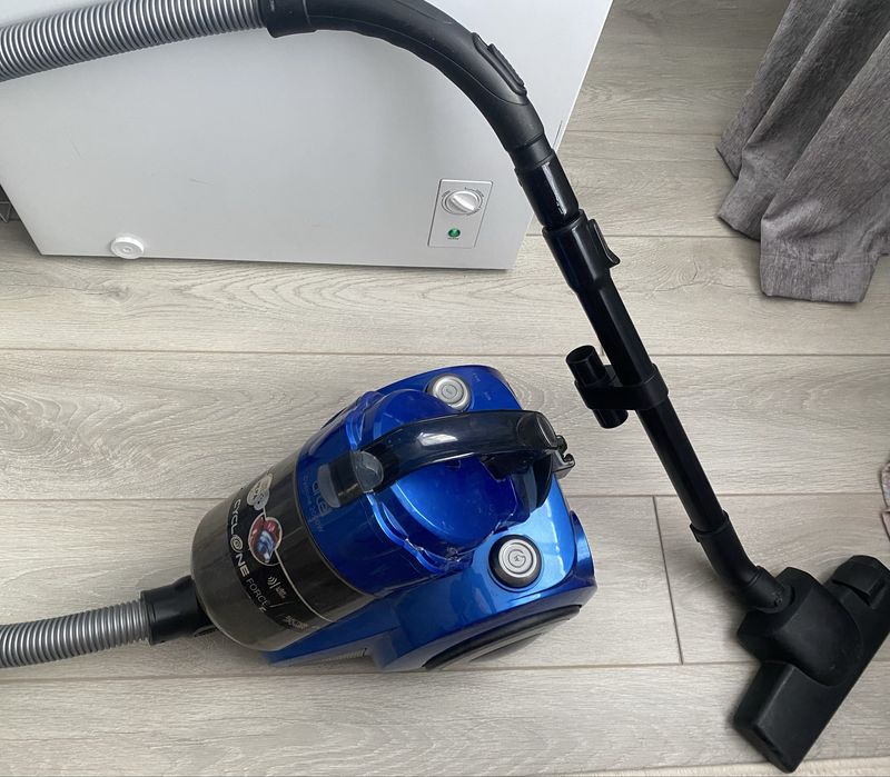 Пылесос Artel VCC 0220