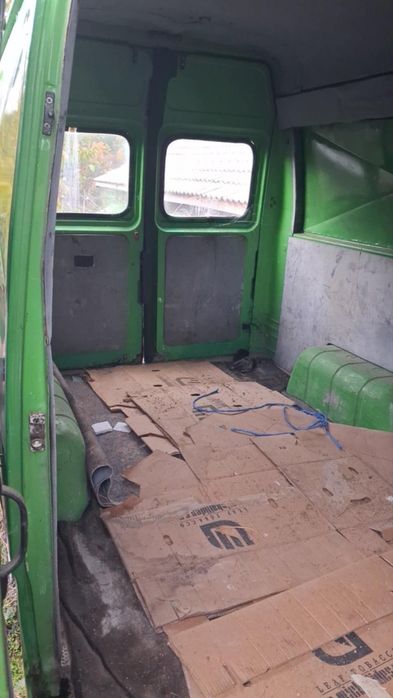 Товарен автомобил Мерцедес 310