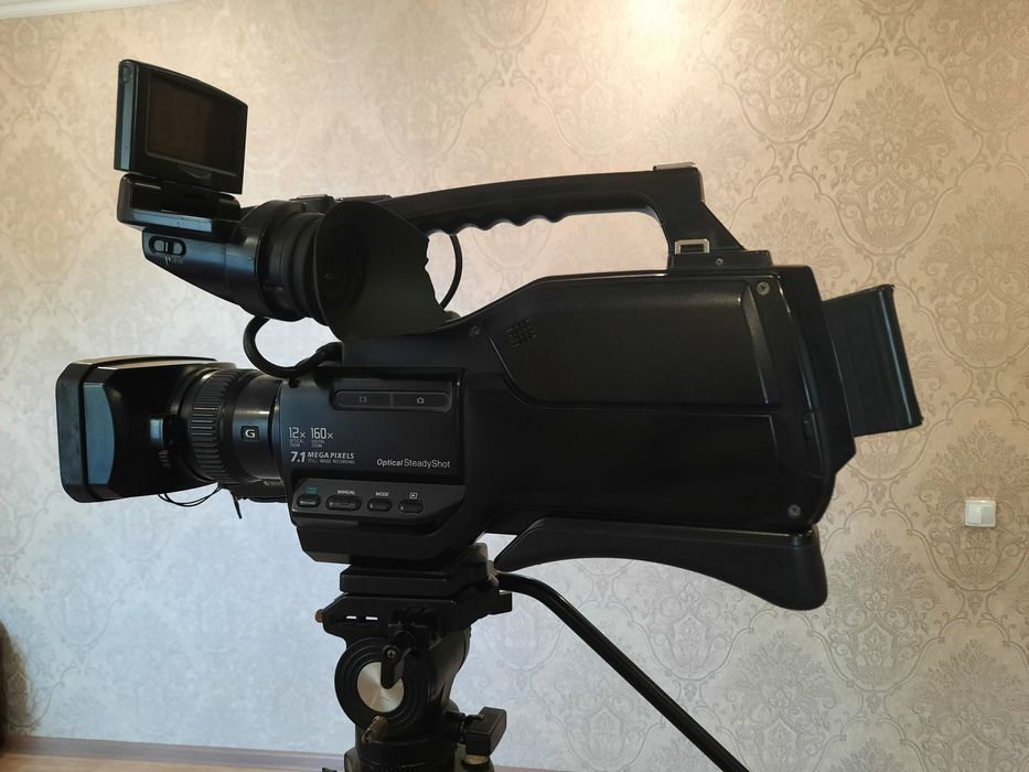 Видеокамера сони HXR-MC 1500