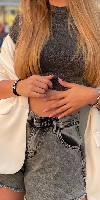 Модерен модел къси панталонки