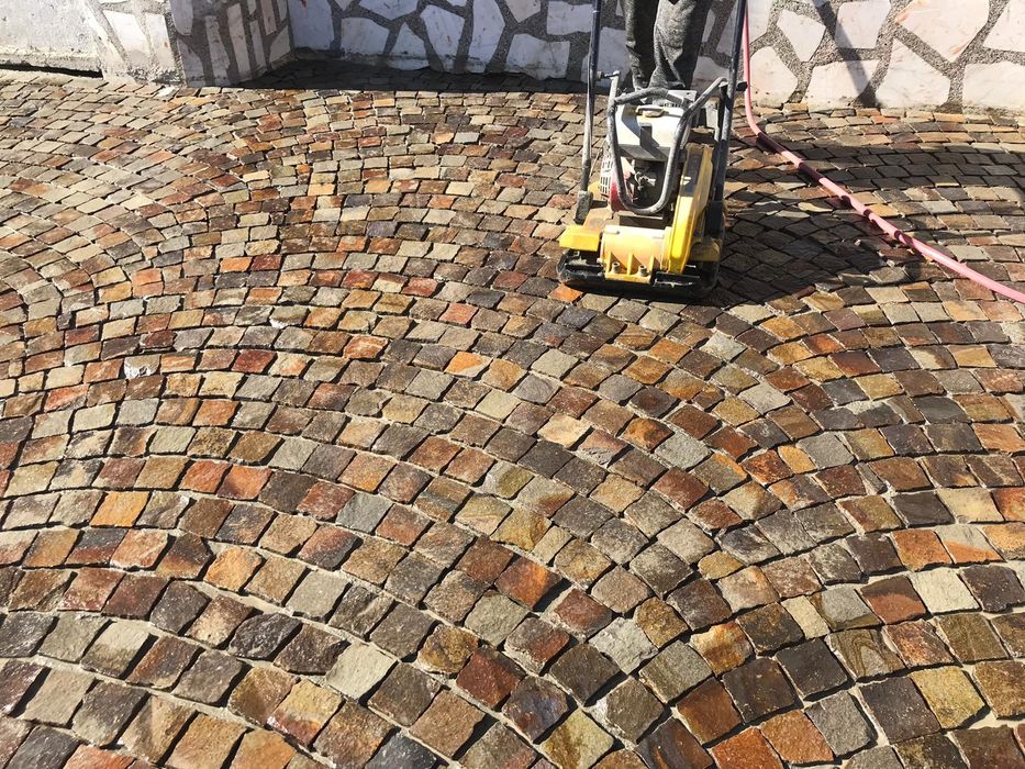 Piatră cubică Andezit, mă deplasez oriunde în Țară