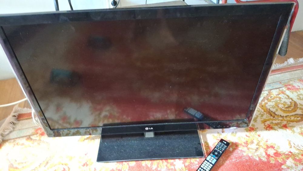 Televizor LG 42LW5500-ZE