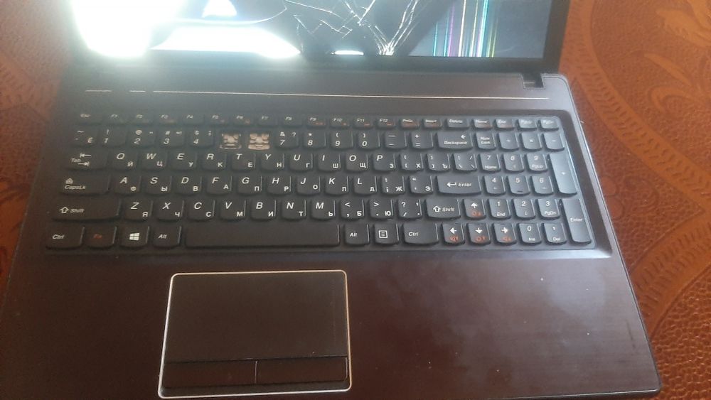 Lenovo sotiladi ekrani singan