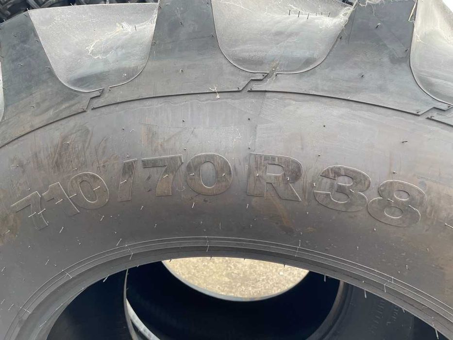 Anvelope marca OZKA radiale de tractor spate Tubeless 710/70R38