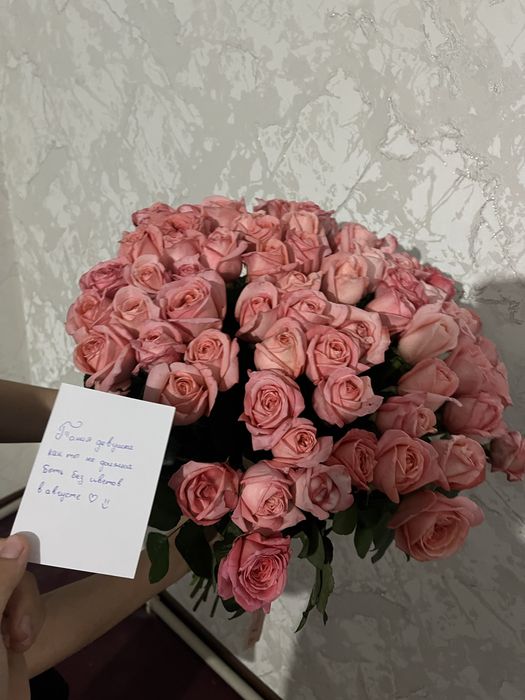 Розывые розы букеты,71 штук