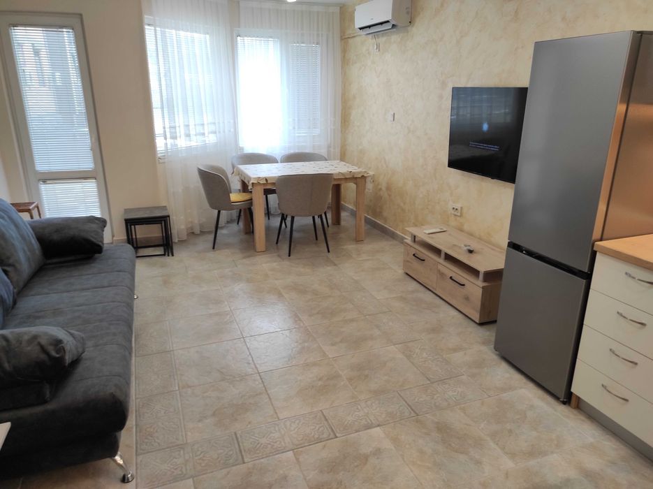 Дава се под наем Двустаен апартамент в Пловдив, Въстанически - 78 кв.м за 484.5 € - Снимка #1