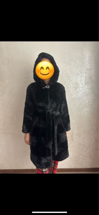 Шуба, не норка, искусственная. б/у в отличном состоянии