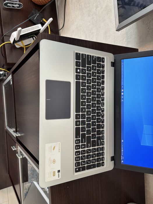 Продам ноутбук asus