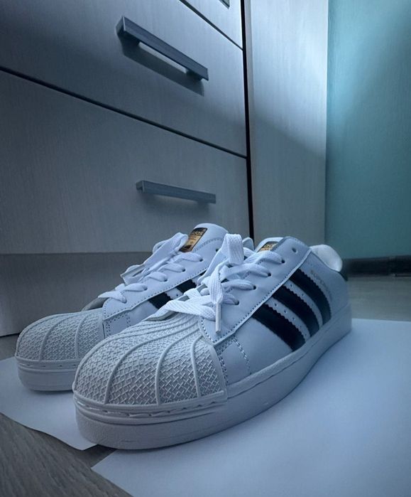 Продам новые крассовки