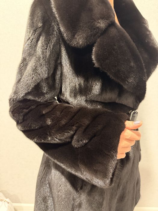 Продам норковую шубу