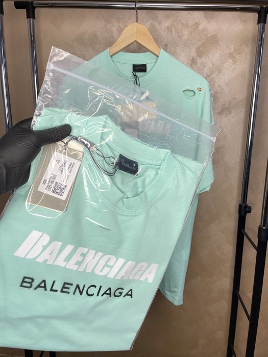 Tricou Balenciaga