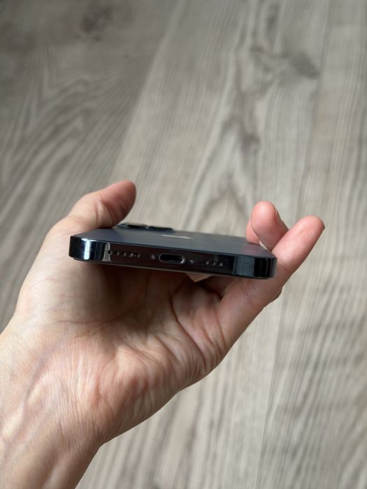 Продам айфон 12 про